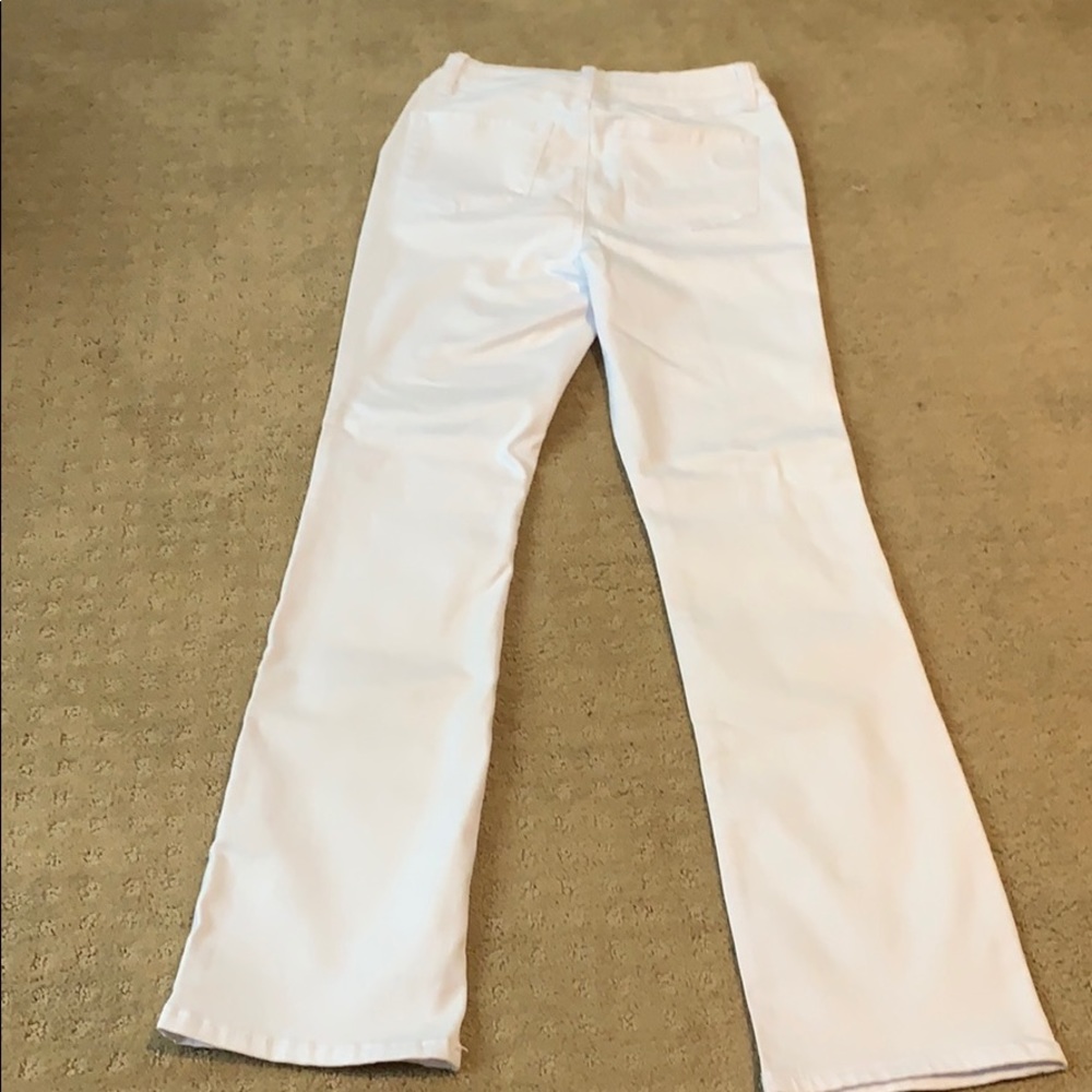 Women’s white jeans